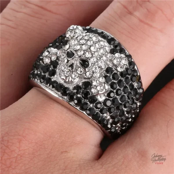 Design unique Tête de mort avec détails en zircons