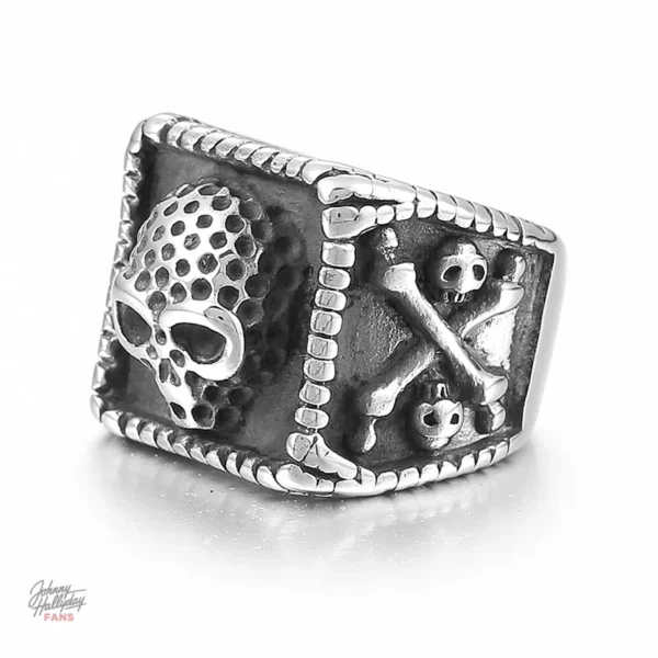 Bijou inspiré par Johnny Hallyday, motif osseux