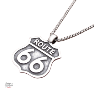 Collier pendentif Johnny Hallyday Route 66 en métal